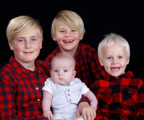 Søskende portræt med 4 børn